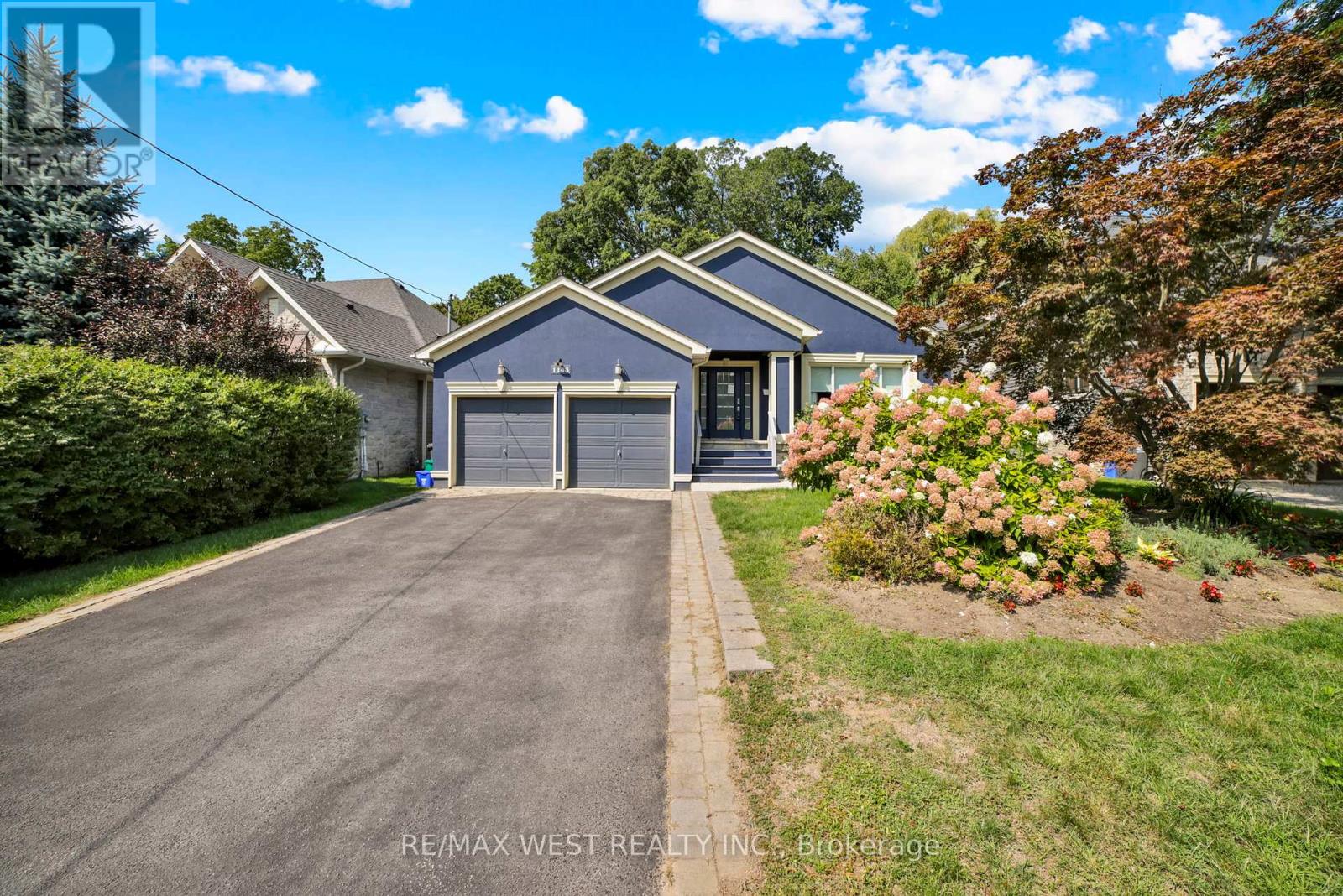 1143 Shaw St, Oakville, ON L6L 2S1