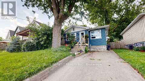 18 Connaught Ave, London, ON N5Y 3A3