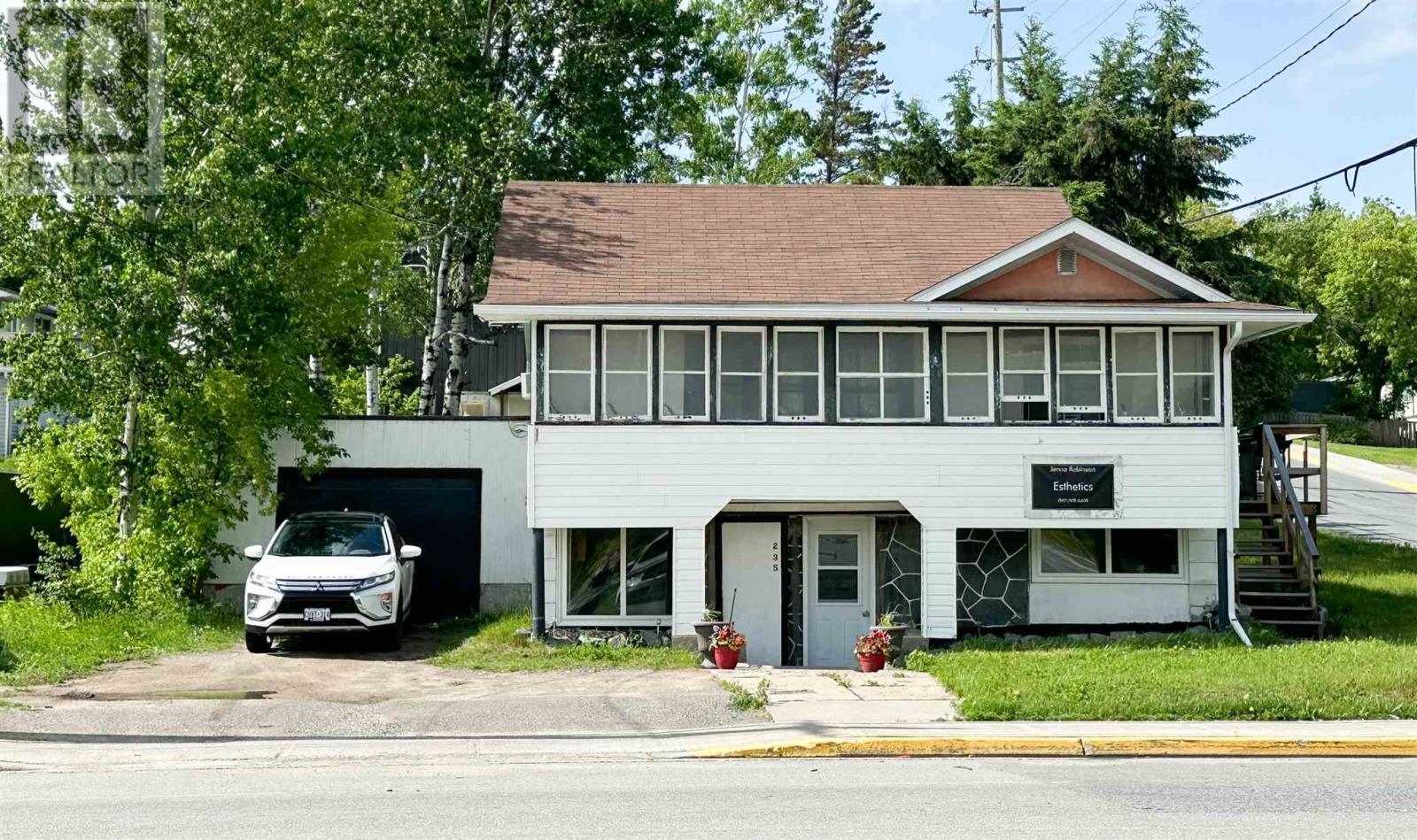 235 Howey St, Red Lake, ON P0V 2M0
