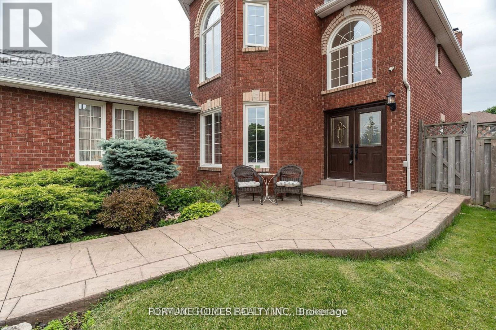 14 Shadywood Rd, Brampton, ON L6Z 4M6