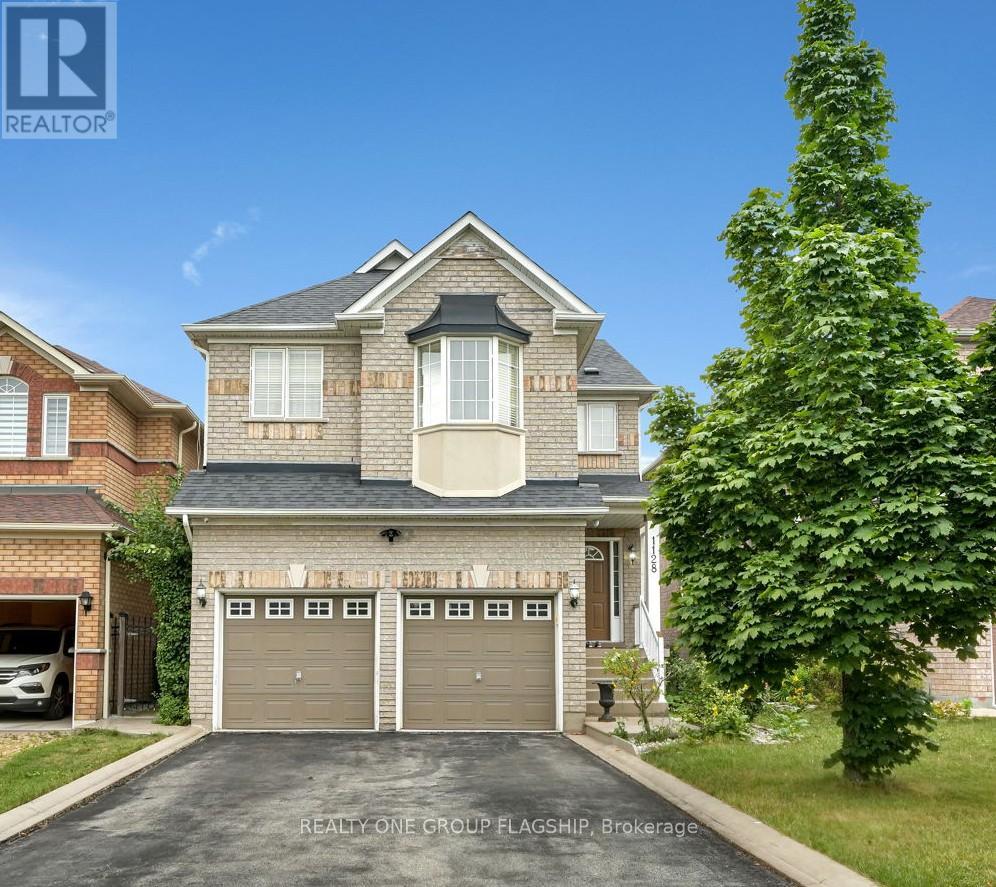 1128 Knotty Pine Grv, Mississauga, ON L5W 1J6