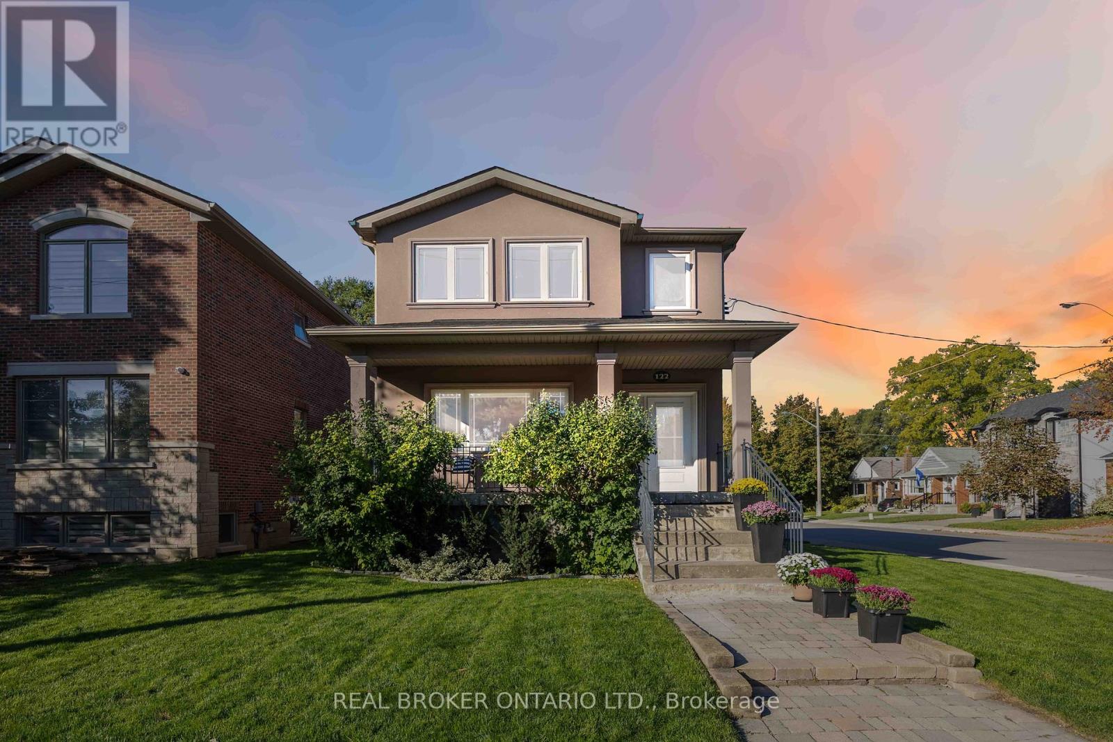 122 Cedarcrest Blvd, Toronto, ON M4B 2P3