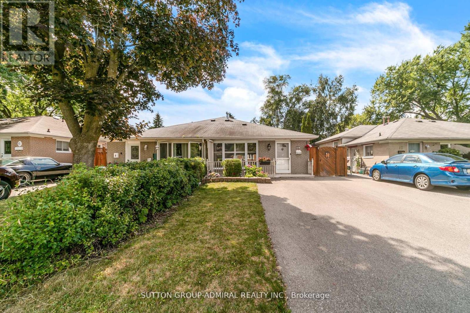 10 Kitimat Cres, Aurora, ON L4G 3C3