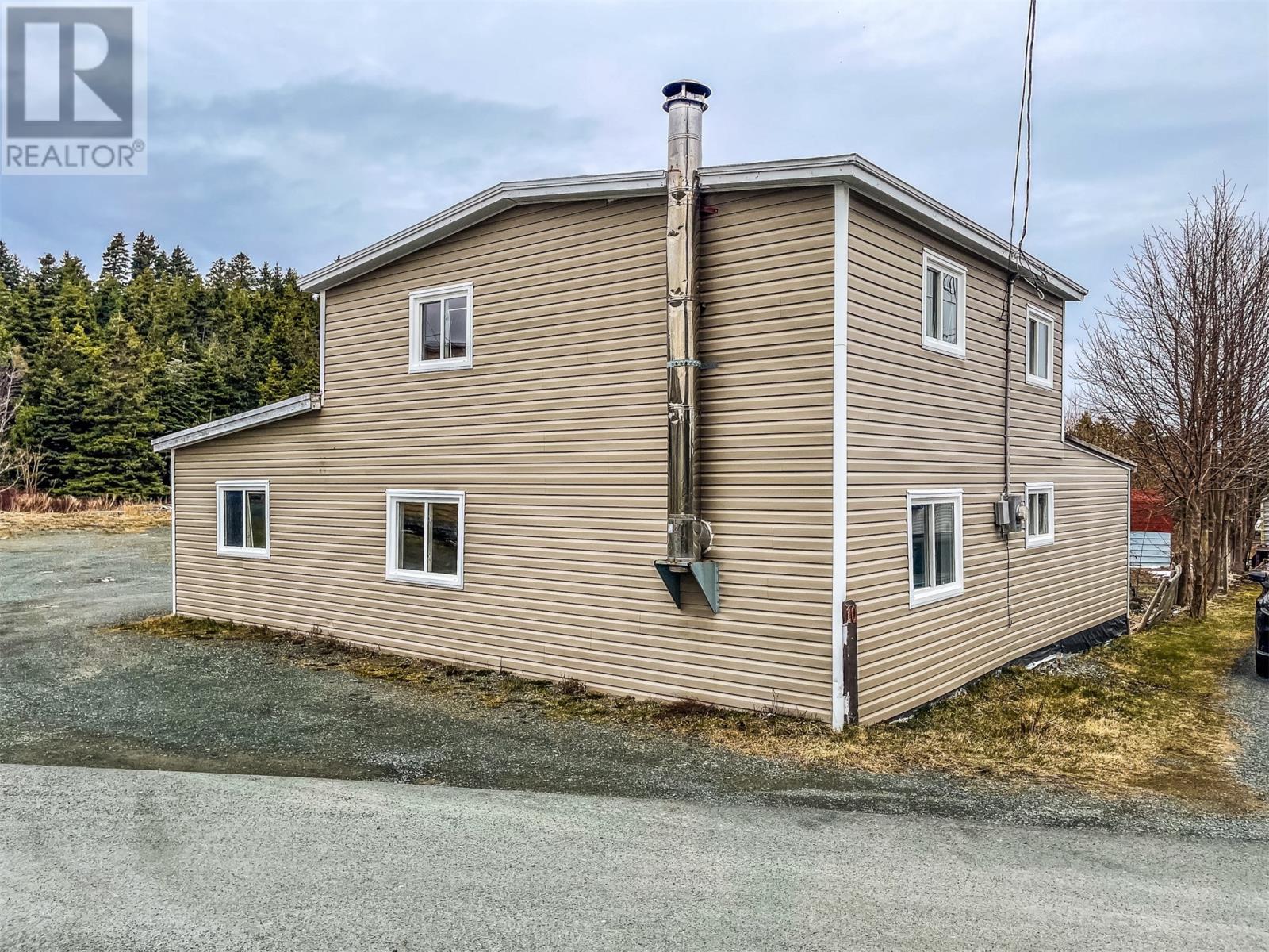 10 Strugnells Marsh Rd, Pouch Cove, NL A0A 3L0