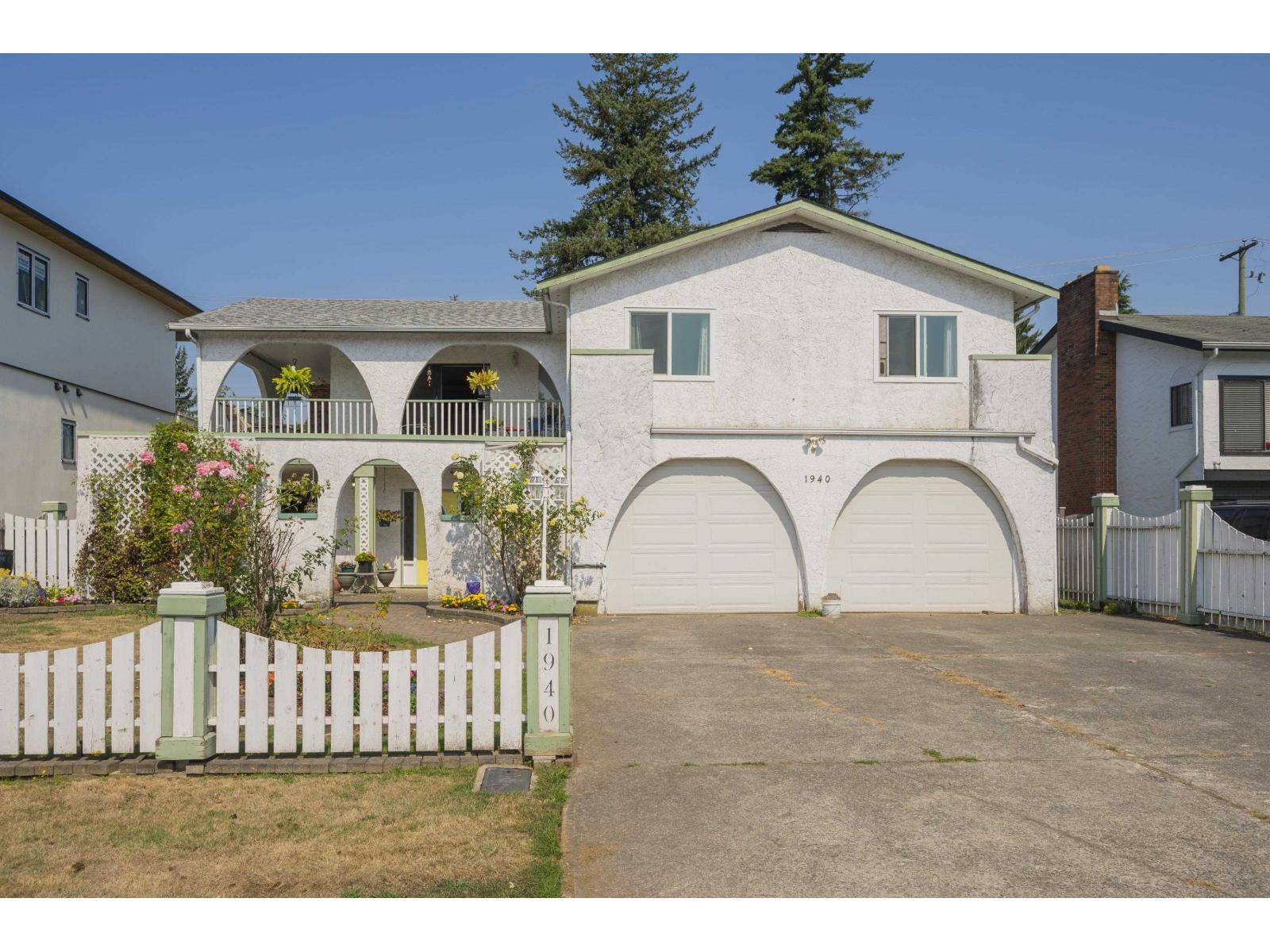 1940 Catalina Cres, Abbotsford, BC V2T 3W1