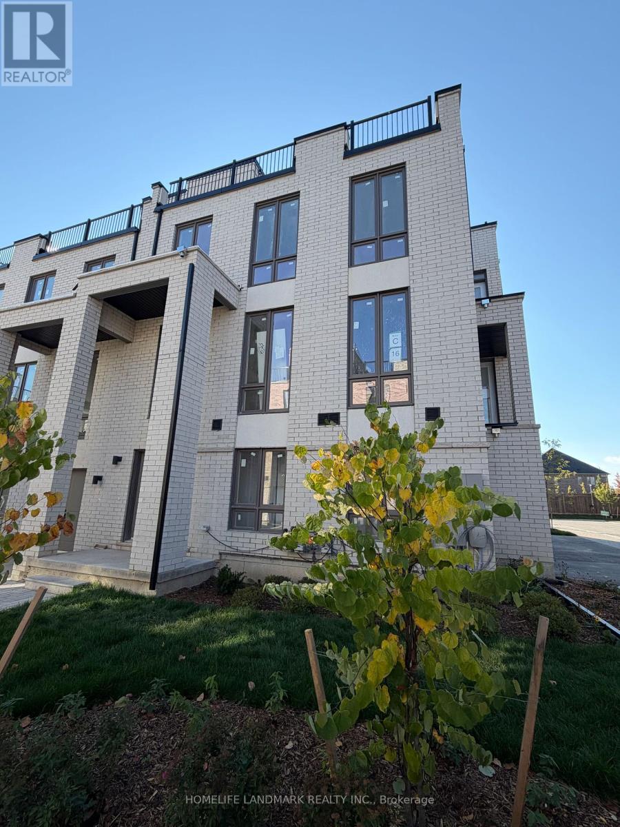 11 Kerns Ln, Richmond Hill Jefferson, ON L4E 1M1