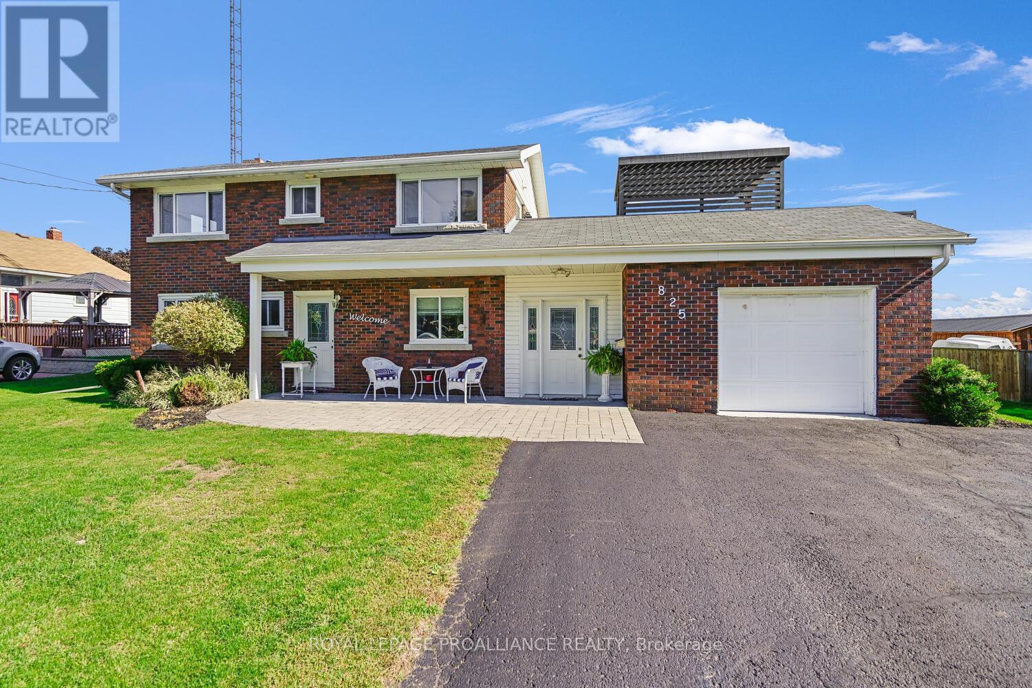 825 Joseph St, Edwardsburgh/Cardinal, ON K0E 1E0