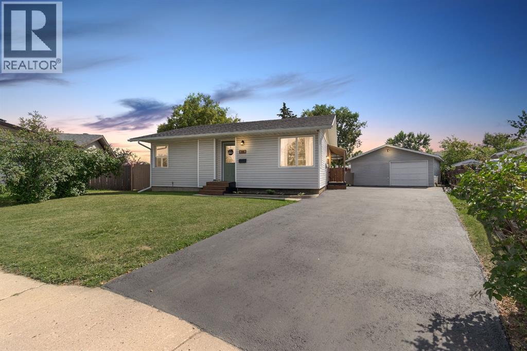 208 Silvertip Pl, Fort Mcmurray, AB T9H 3B1