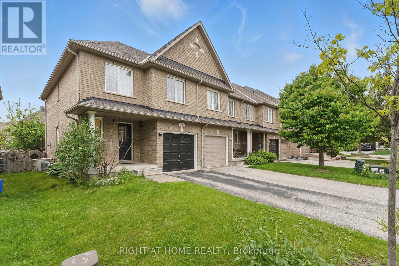 149 Coleridge Dr, Newmarket, ON L3X 2T4