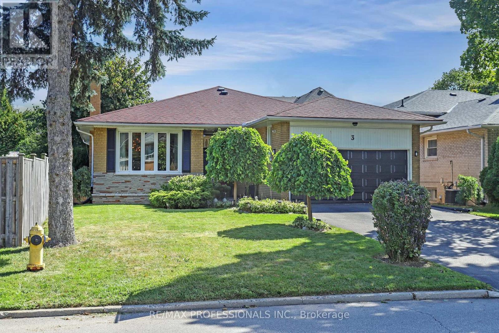 3 Hartsdale Dr, Toronto Willowridge-martingrove-richview, ON M9R 2S1