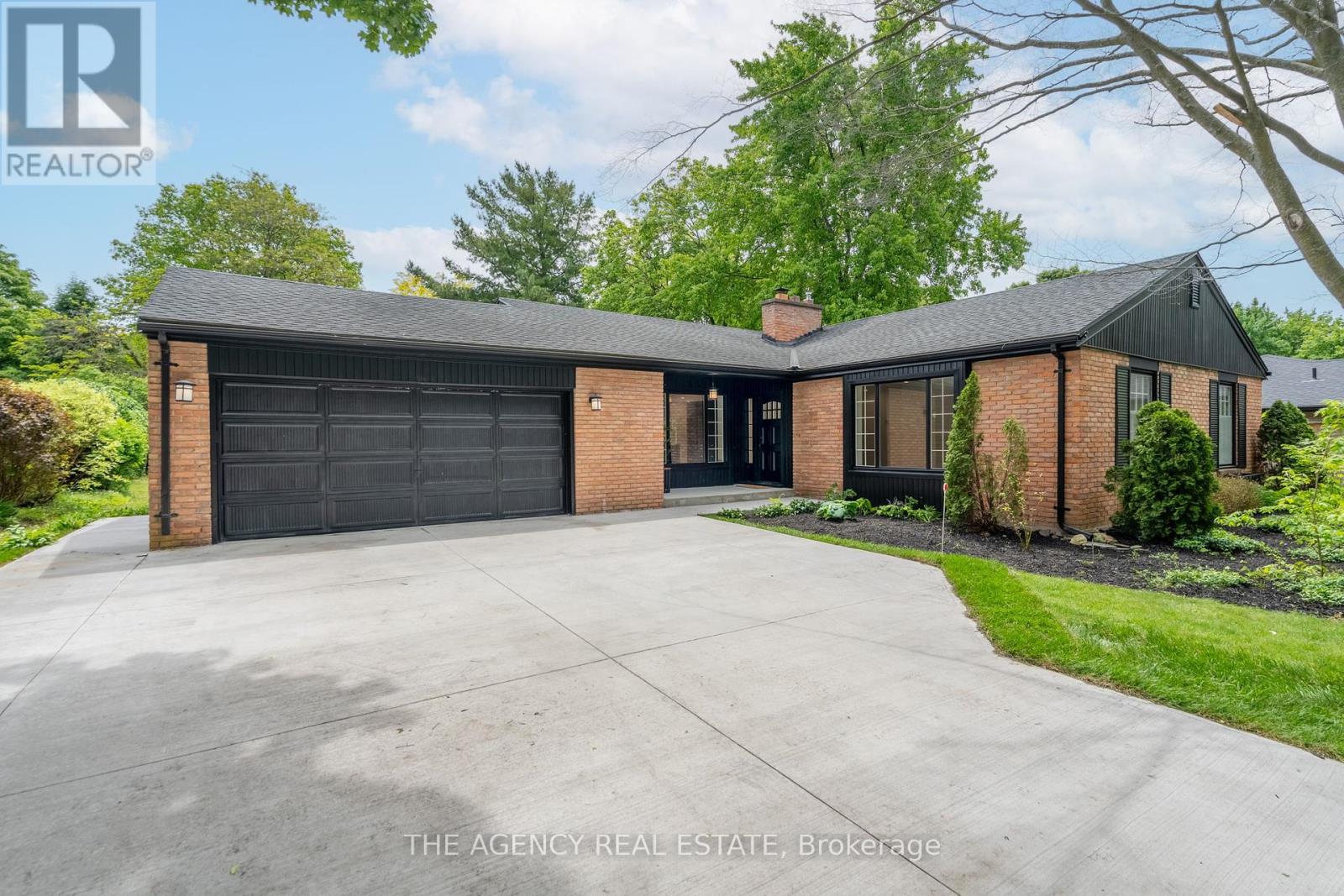 38 Hunt Village Cres, London, ON N6H 4A3