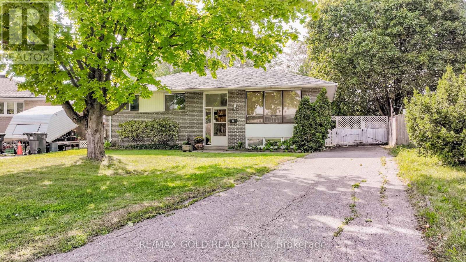 43 Alexandria Cres, Brampton, ON L6T 1N2