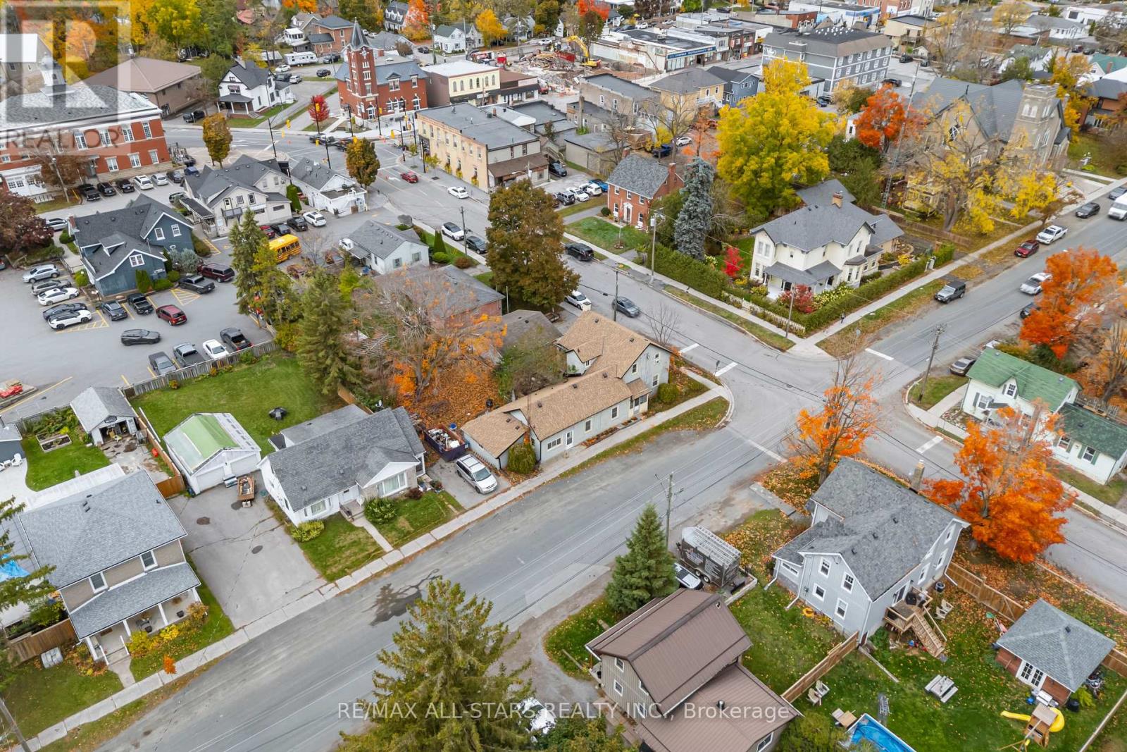 15 Albert St, Selwyn, ON K0L 2H0