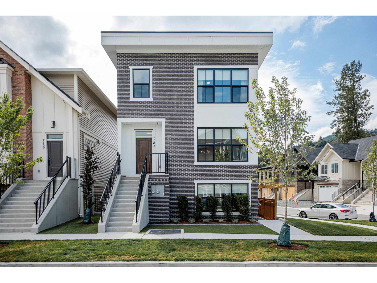 7103 Copperwood Streetlower Lndg, Chilliwack, BC V2R 6M8