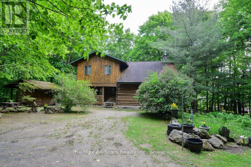1386 S Portage Rd, Lake of Bays, ON P1H 2J6