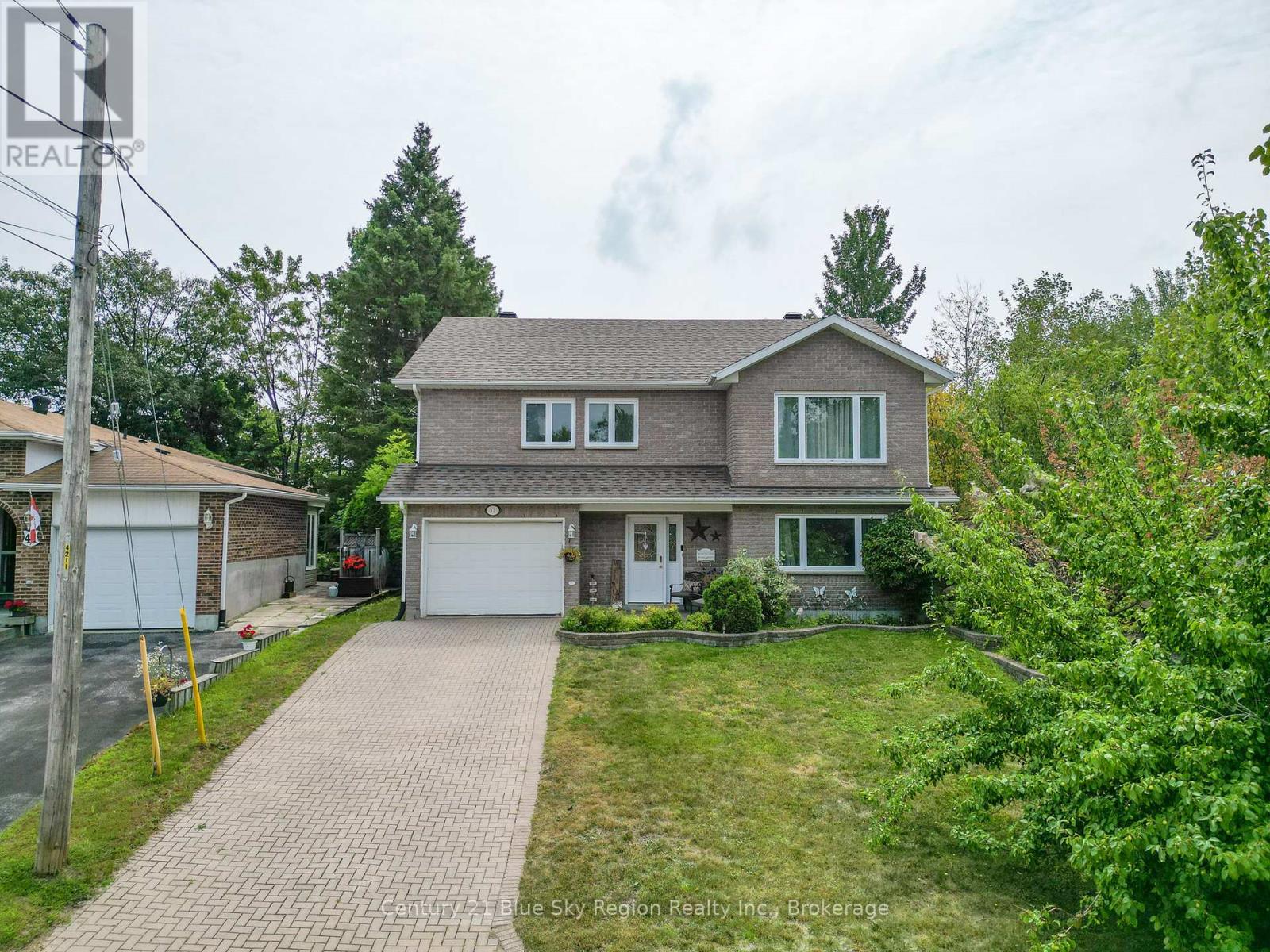 37 Shallot Cres, North Bay, ON P1A 3V7
