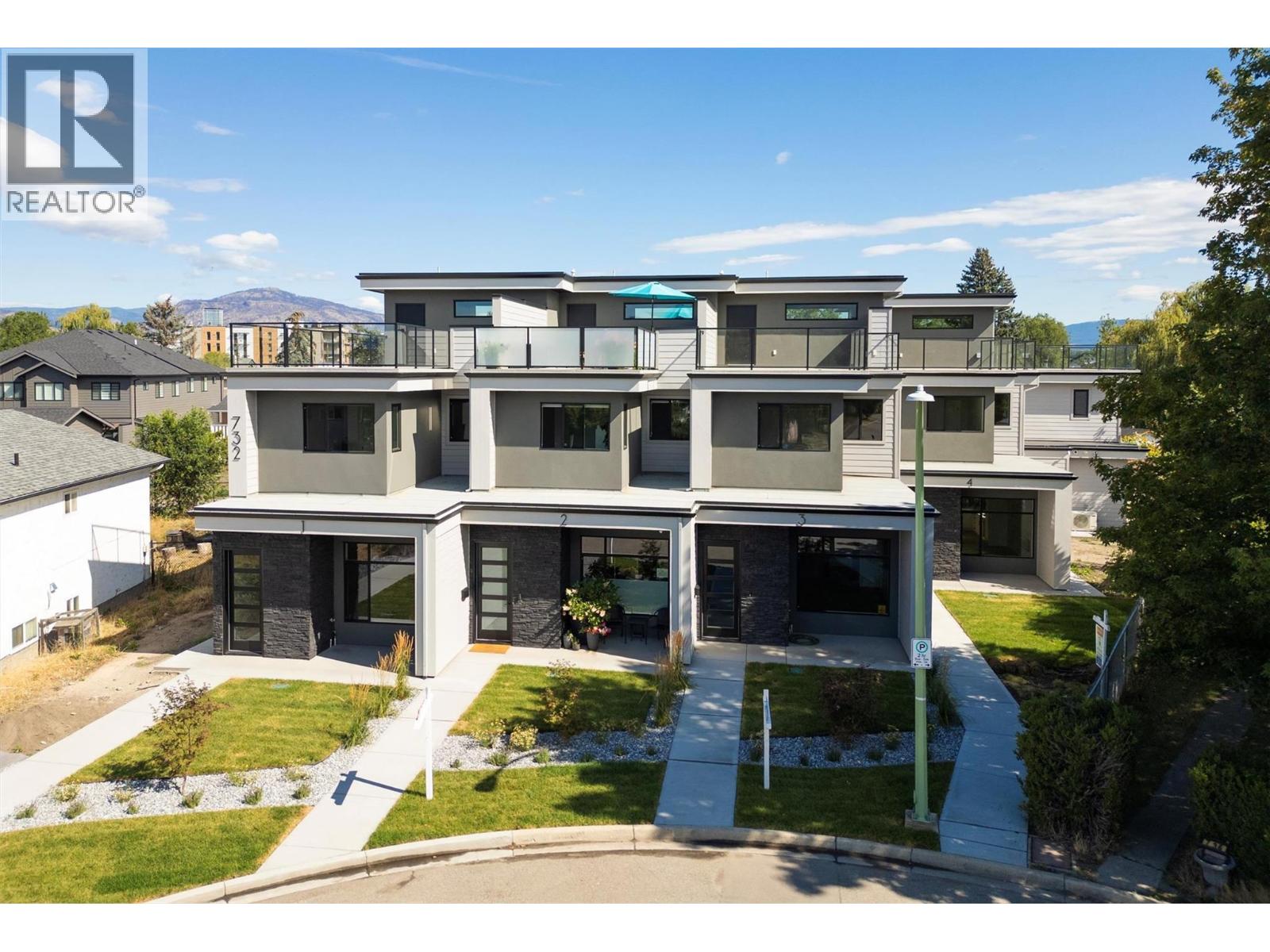 732 Coopland Crescent Unit 1, Kelowna, BC V1Y 2V1