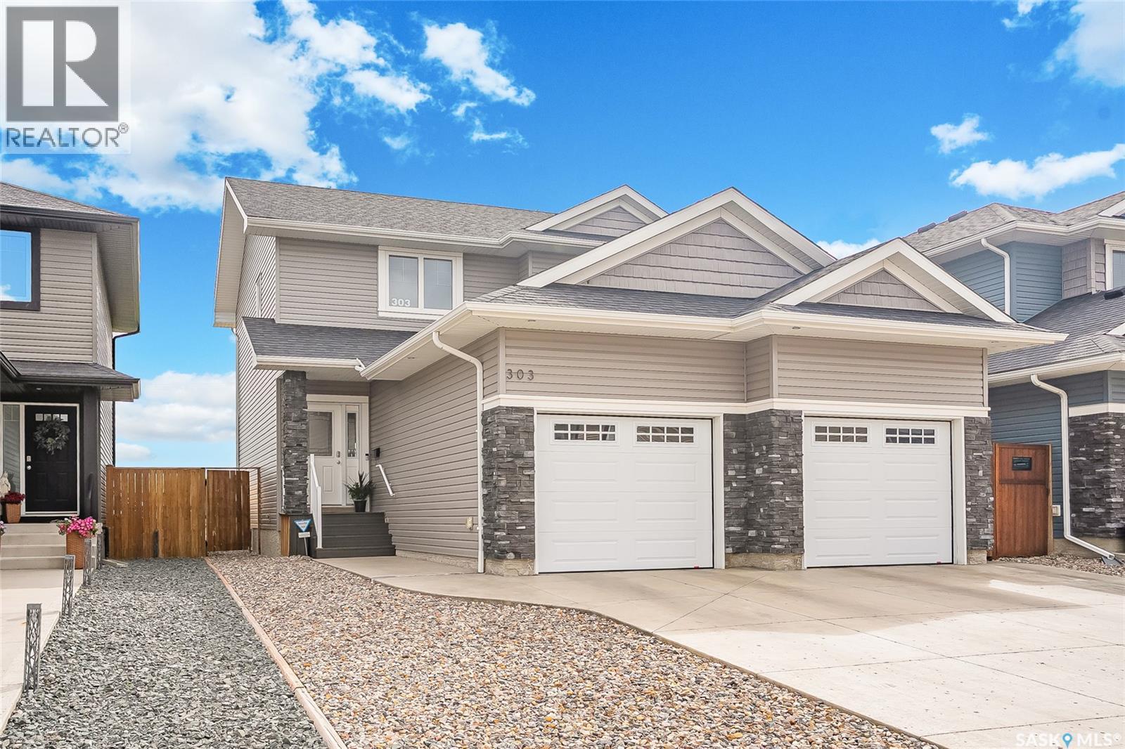 303 Kolynchuk Mnr, Saskatoon, SK S7T 0W3