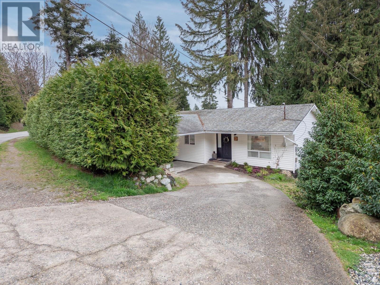 617 Gower Point Rd, Gibsons, BC V0N 1V8