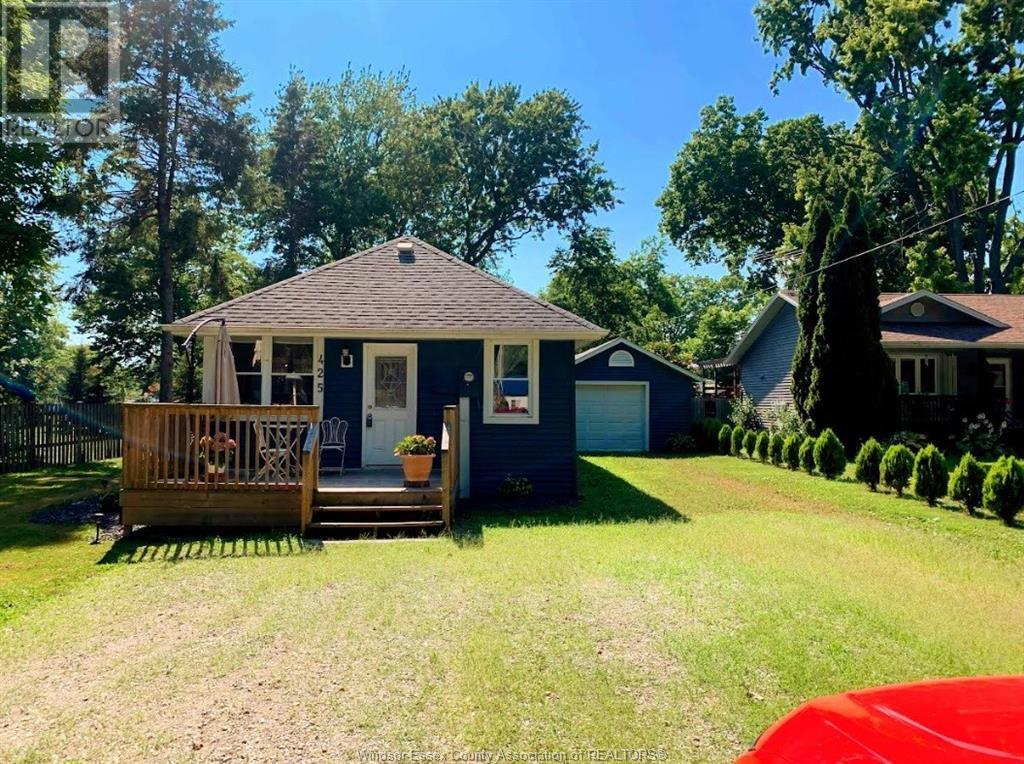 425 Jackson St, Essex, ON N0R 1G0