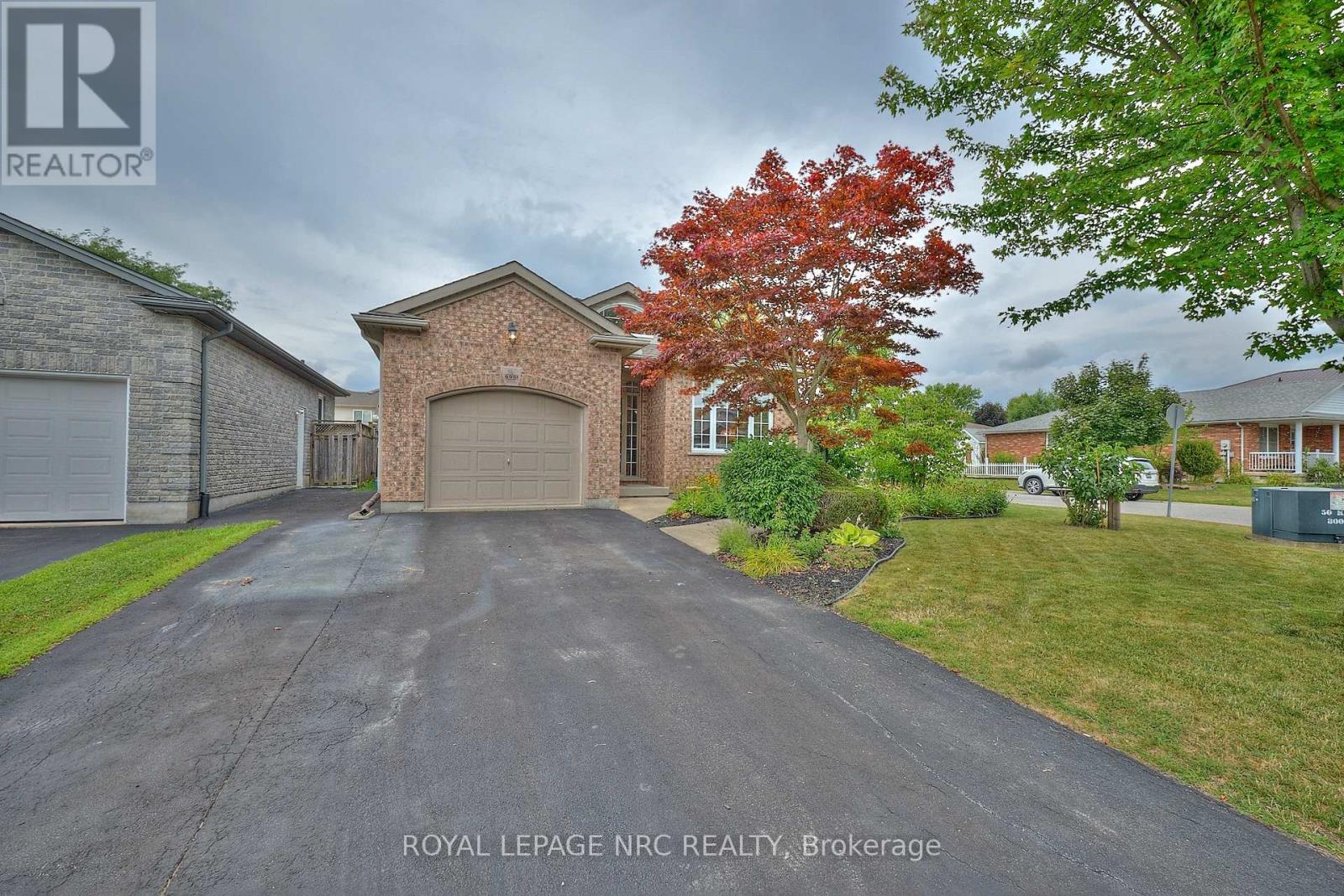 6951 Kelly Dr, Niagara Falls, ON L2H 3J8