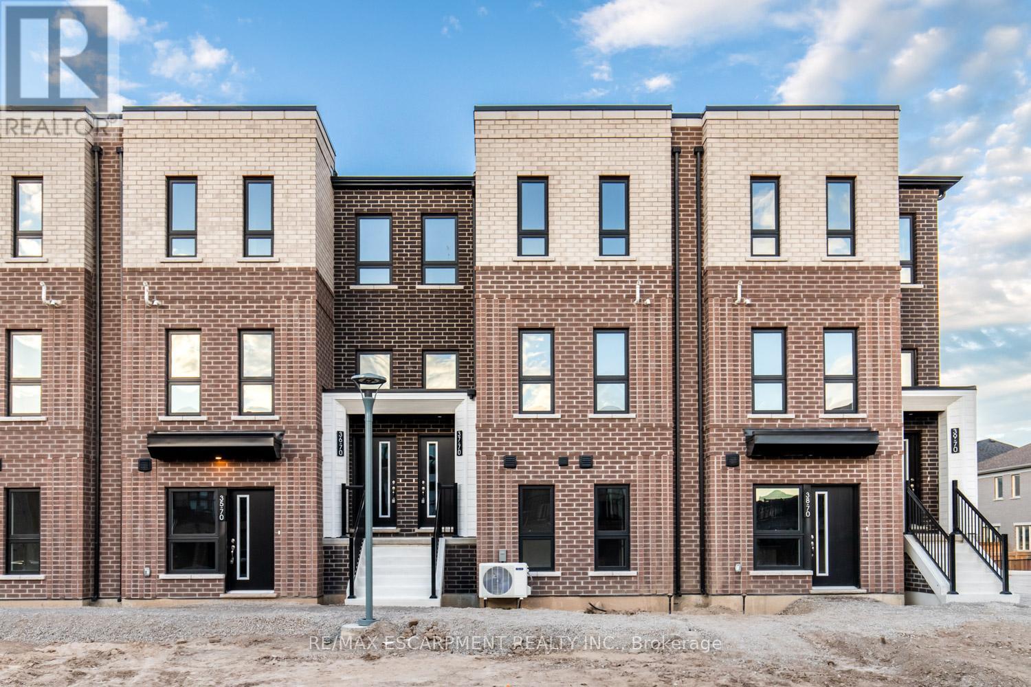 37 70 Kenesky Dr, Hamilton, ON L8B 1Y5