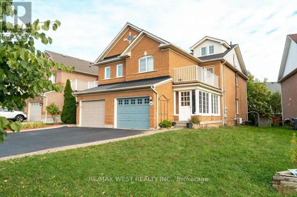 3143 Clayhill Rd, Mississauga, ON L5B 4J3