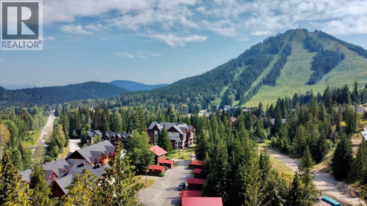 302 Ridge Rd, Rossland, BC V0G 1Y0