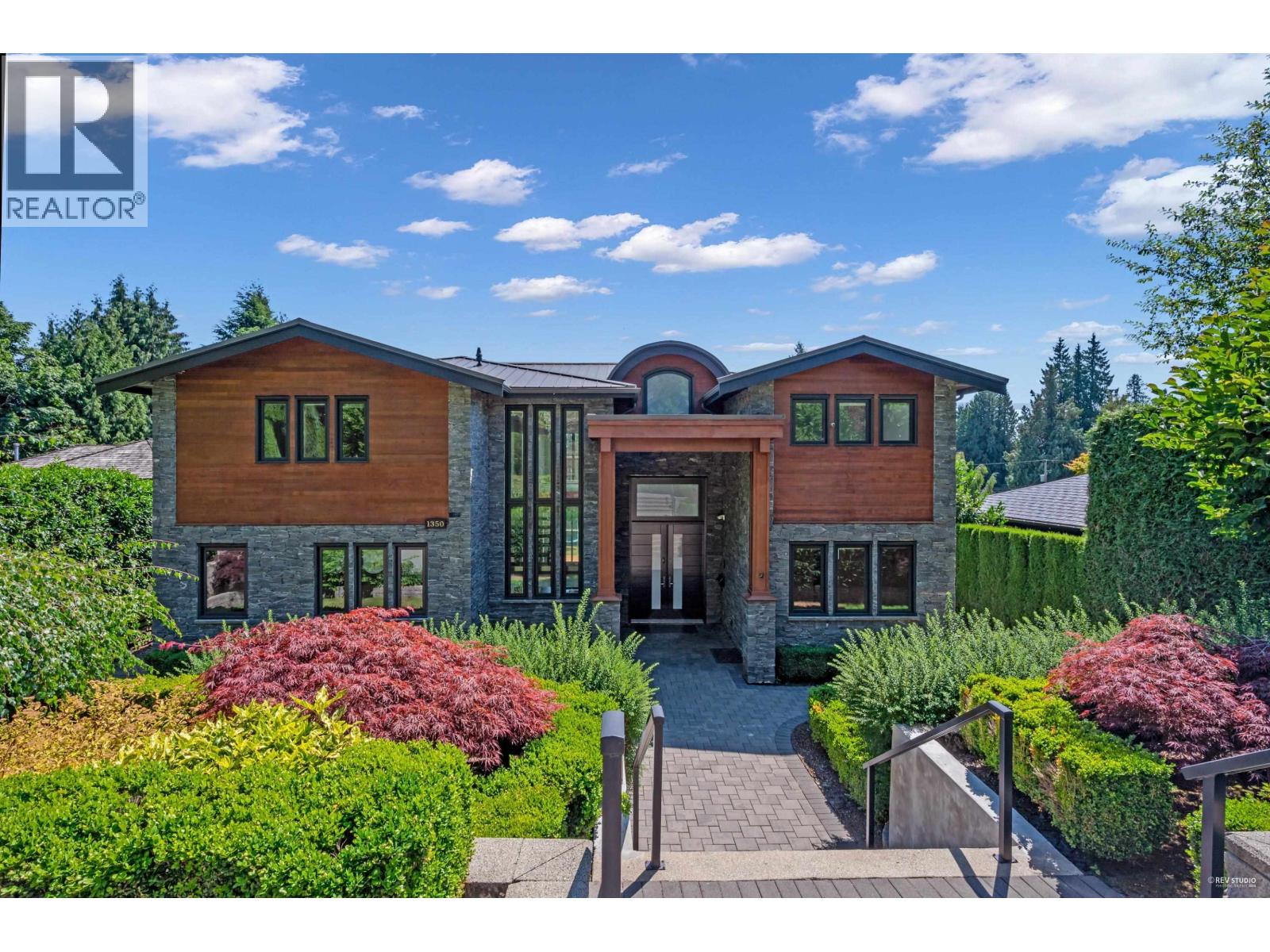 1350 Palmerston Ave, West Vancouver, BC V7T 2H7