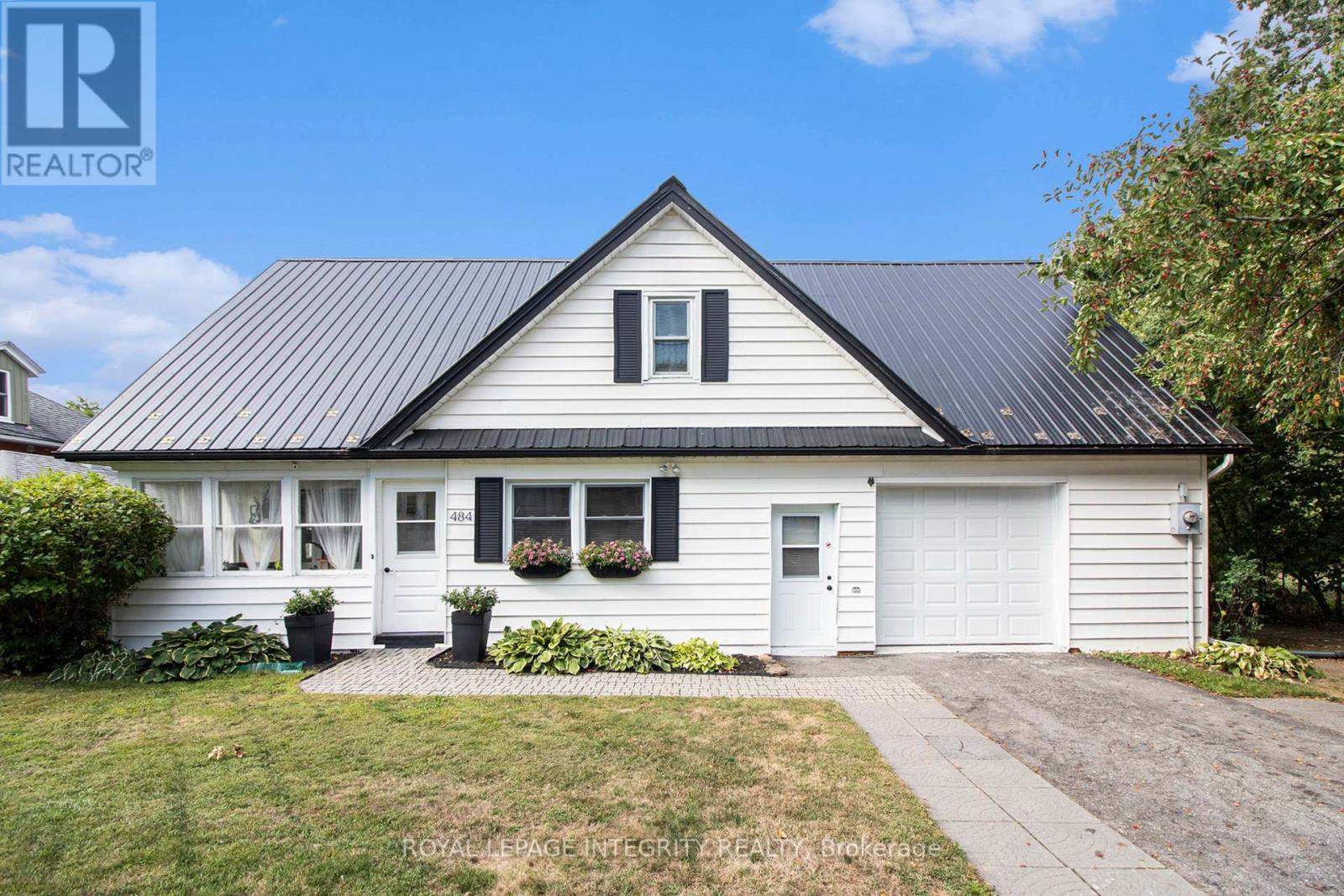 484 Whitney St, North Dundas, ON K0C 2K0