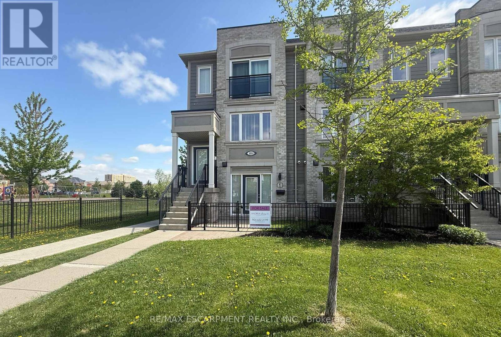 8 5055 Oscar Peterson Blvd, Mississauga, ON L5M 0P4