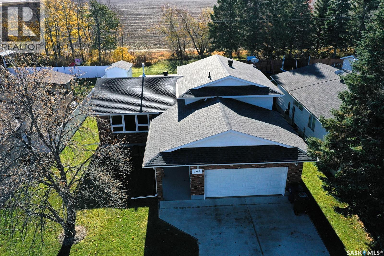 402 Watson Cres, Nipawin, SK S0E 1E0