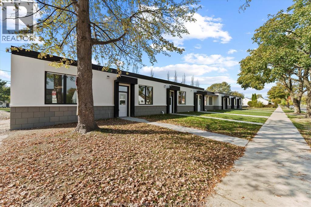 2275 Wellesley Ave, Windsor, ON N8W 2G1