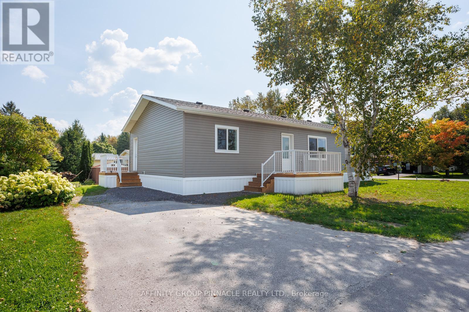 16 Park St, Kawartha Lakes, ON K9V 4R1