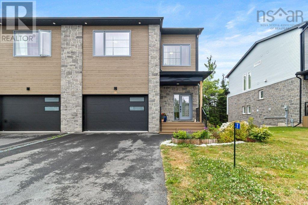 7 Lew Cres, Lantz, NS B2S 0H9