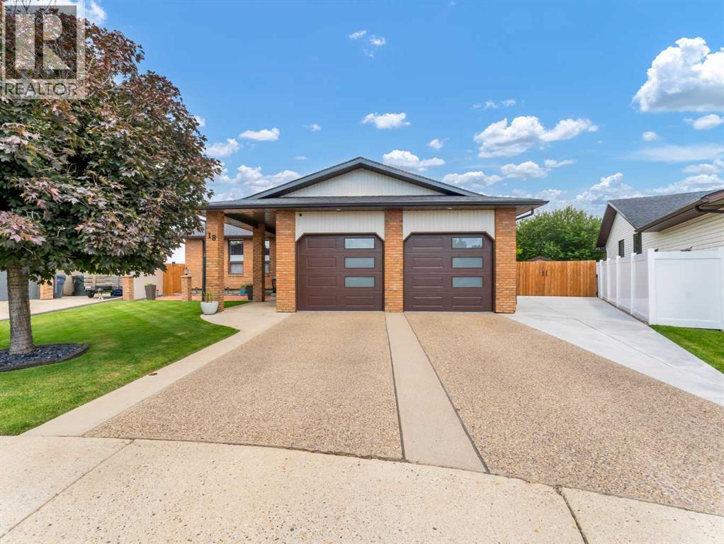 18 Cook Ct SE, Medicine Hat, AB T1B 3Y3