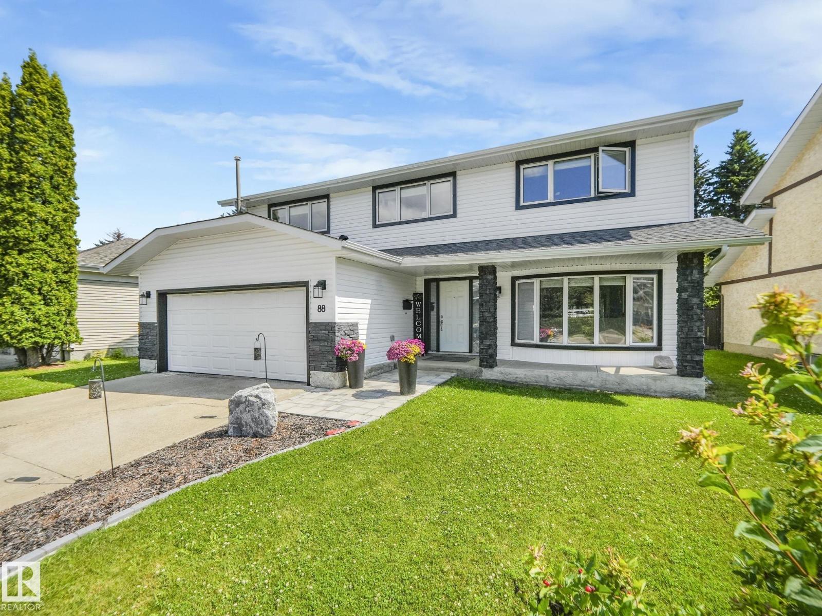 88 Wahstao Cr NW, Edmonton, AB T5T 2W8