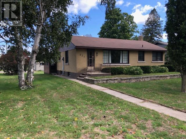 571 Park Pl E, Saugeen Shores, ON N0H 2C3