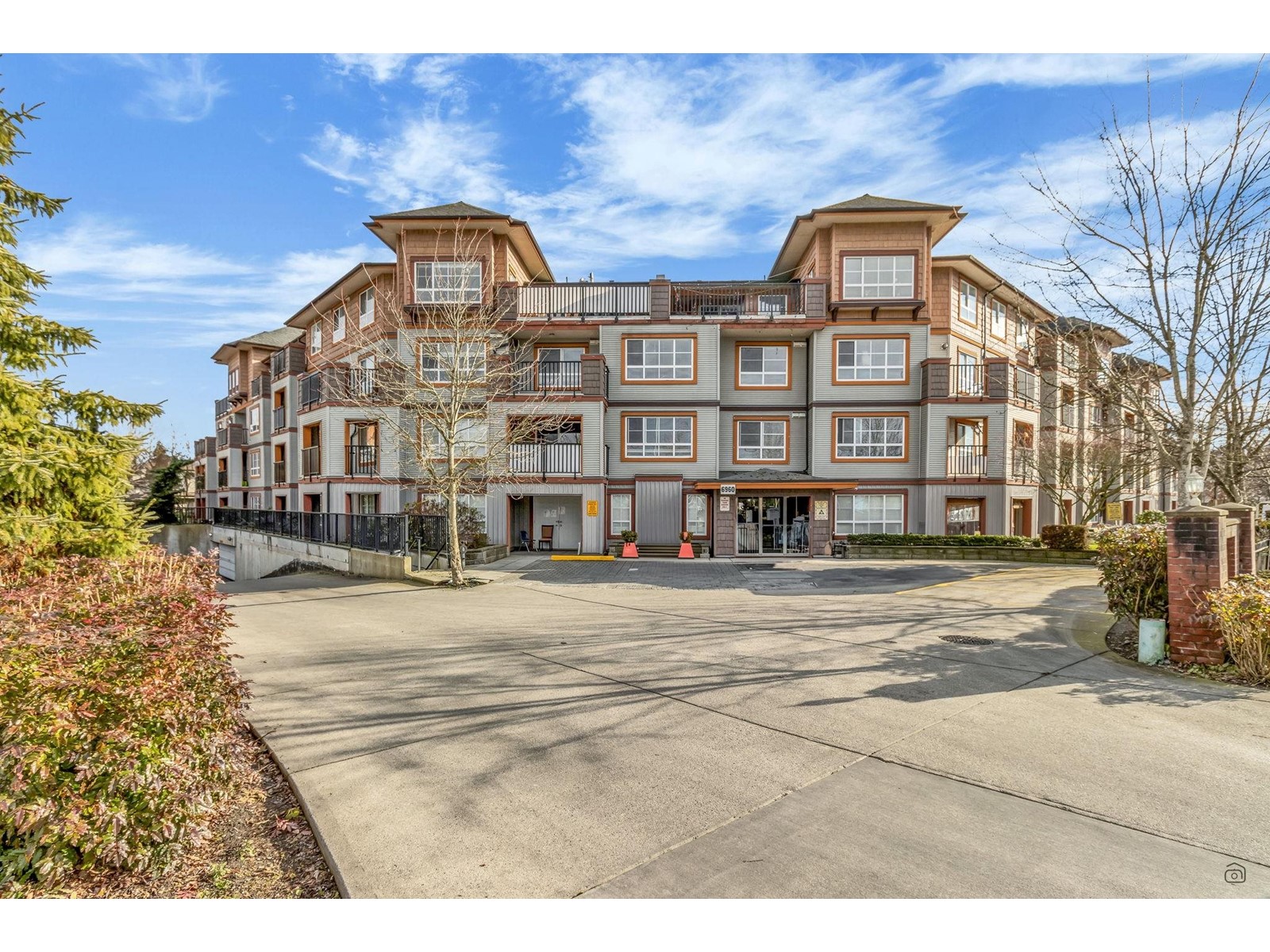 6960 120 Street Unit 305, Surrey, BC V3W 1V4
