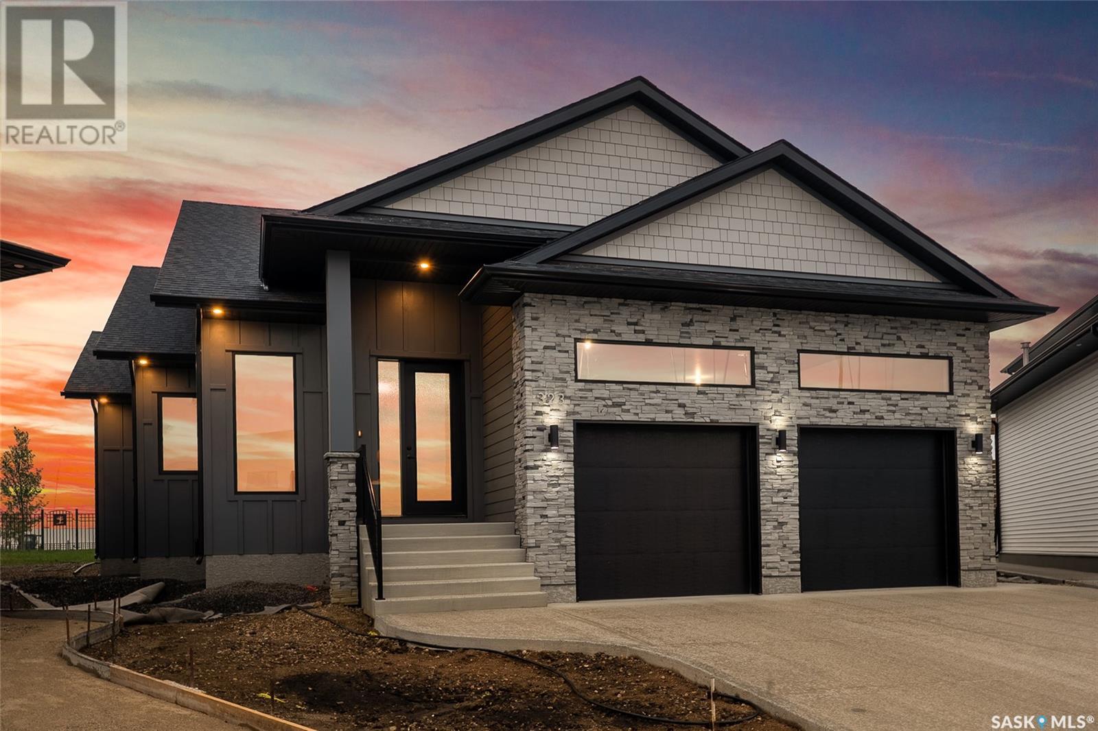 323 Woolf Bay, Saskatoon, SK S7W 1E5