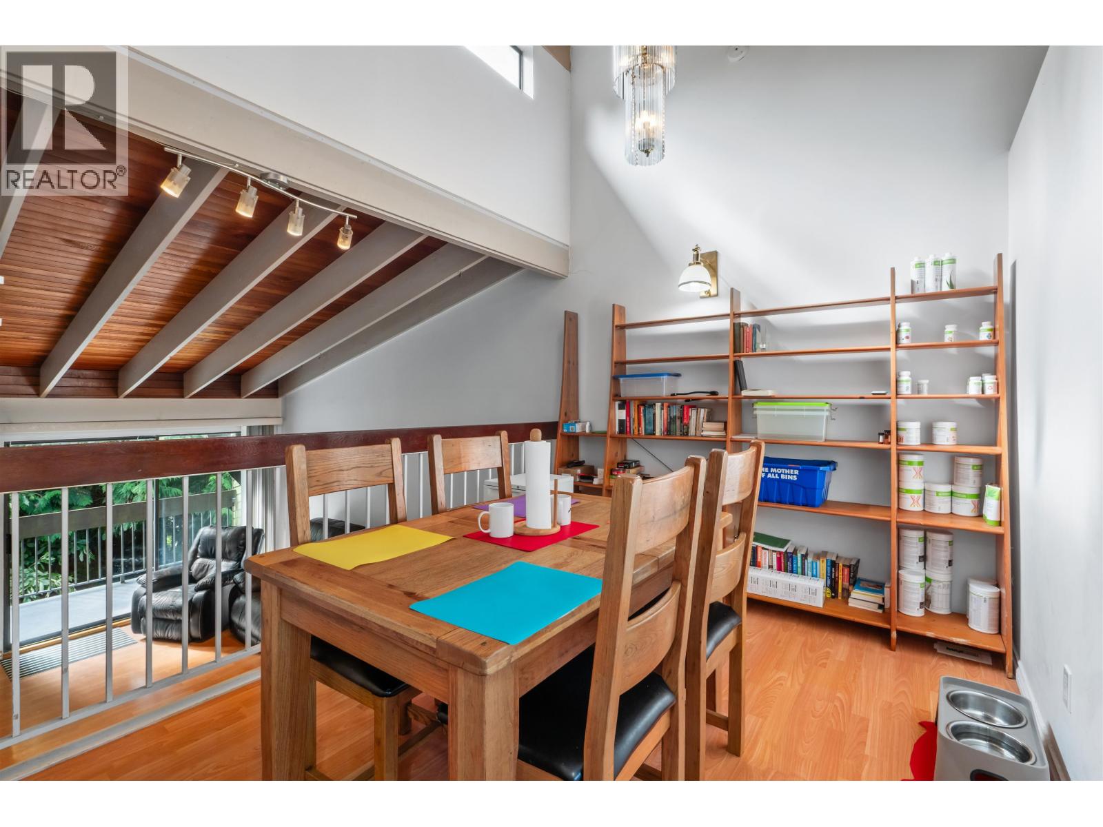 2690 Kingsford Ave, Burnaby, BC V5B 4L6