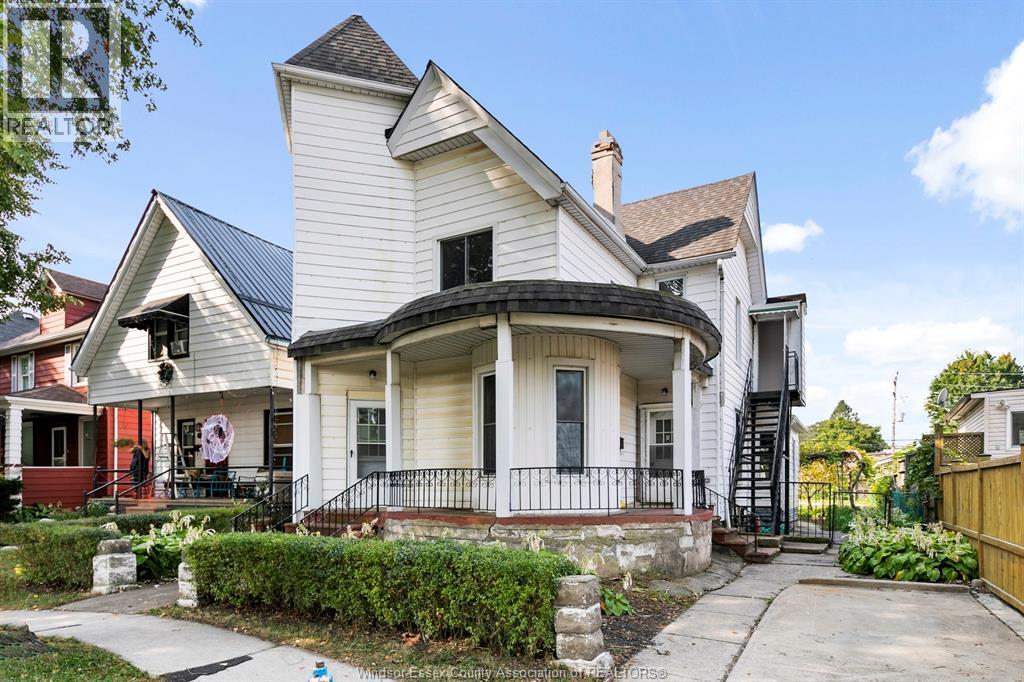 247 Langlois, Windsor, ON N9A 2E7