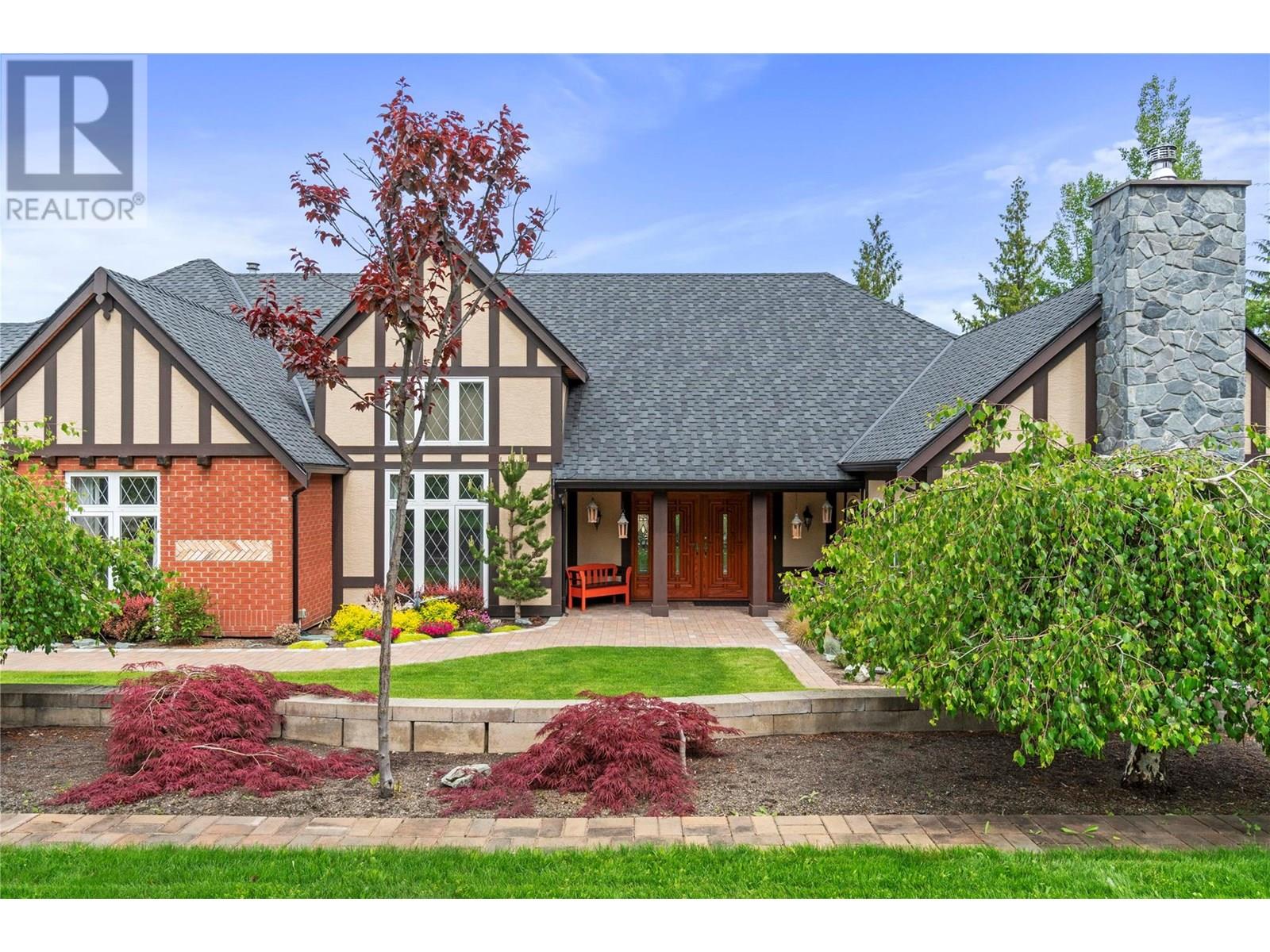 5121 Ivy Rd, Eagle Bay, BC V0E 1T0
