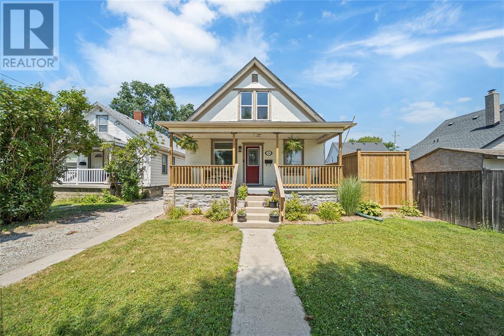 224 Confederation St, Sarnia, ON N7T 1Z8