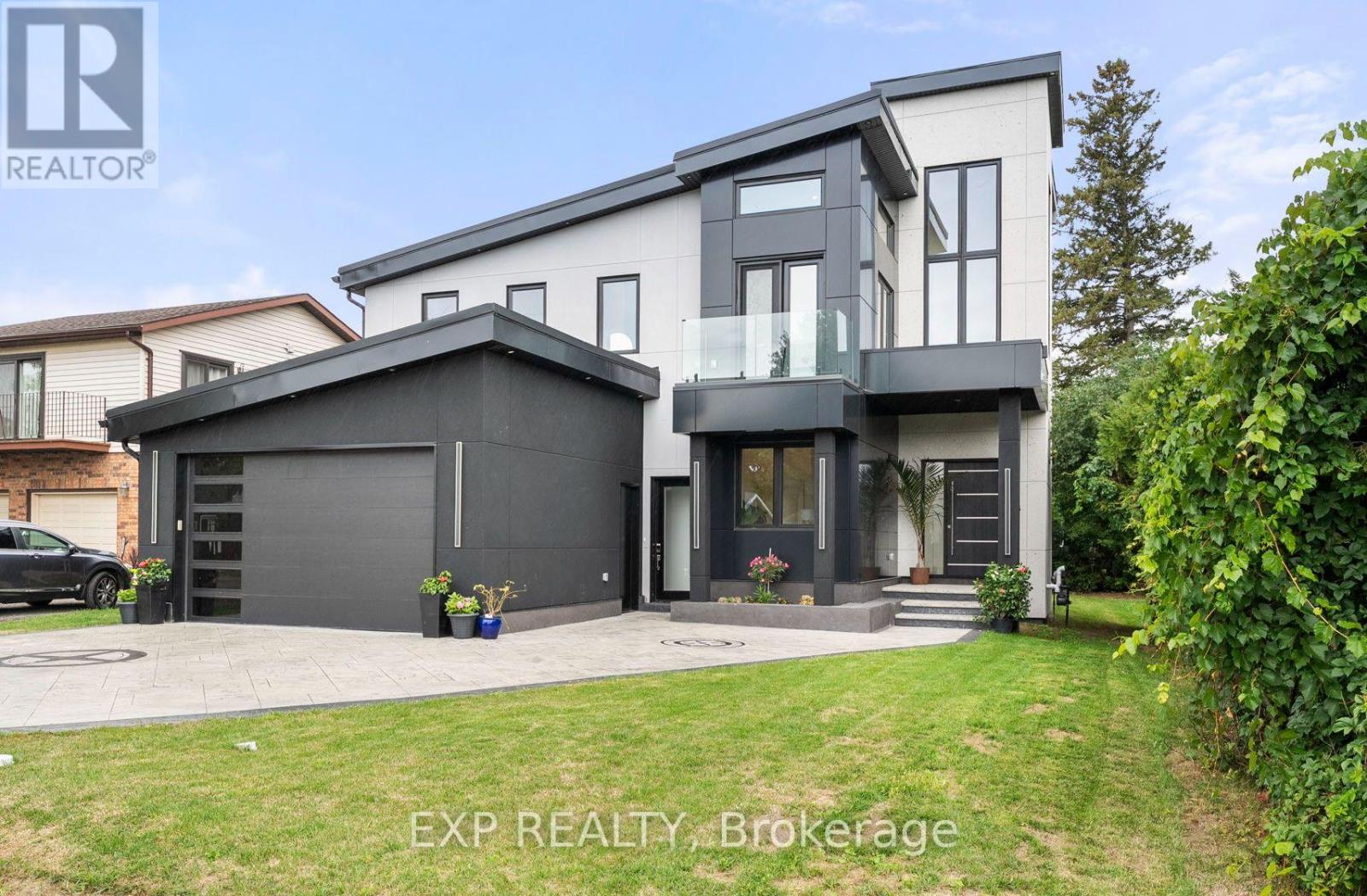838 Elmwood St, Georgina, ON L4P 3E9