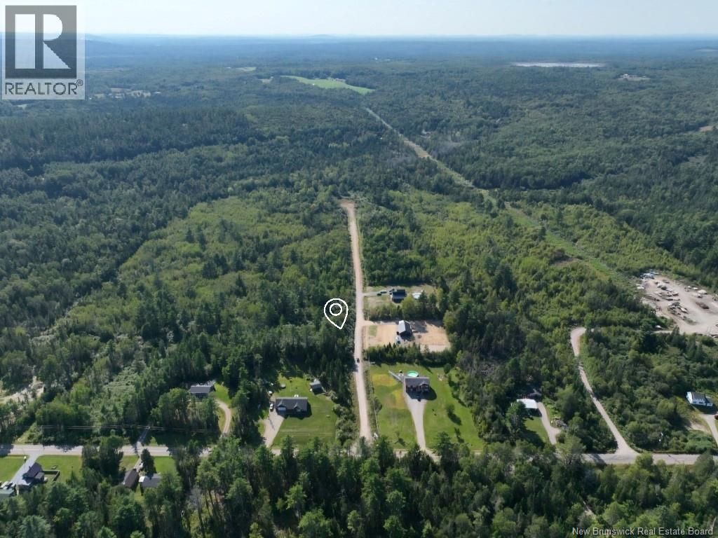 1 Crest Ave, Heathland, NB E3L 5C1