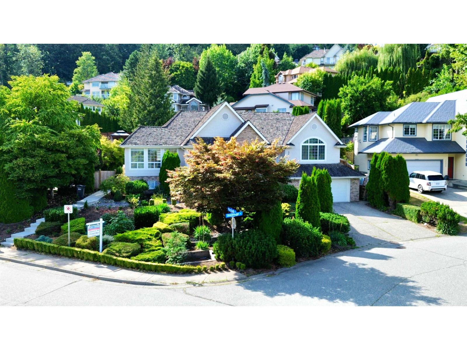 35921 Stoneridge Pl, Abbotsford, BC V3G 1L9