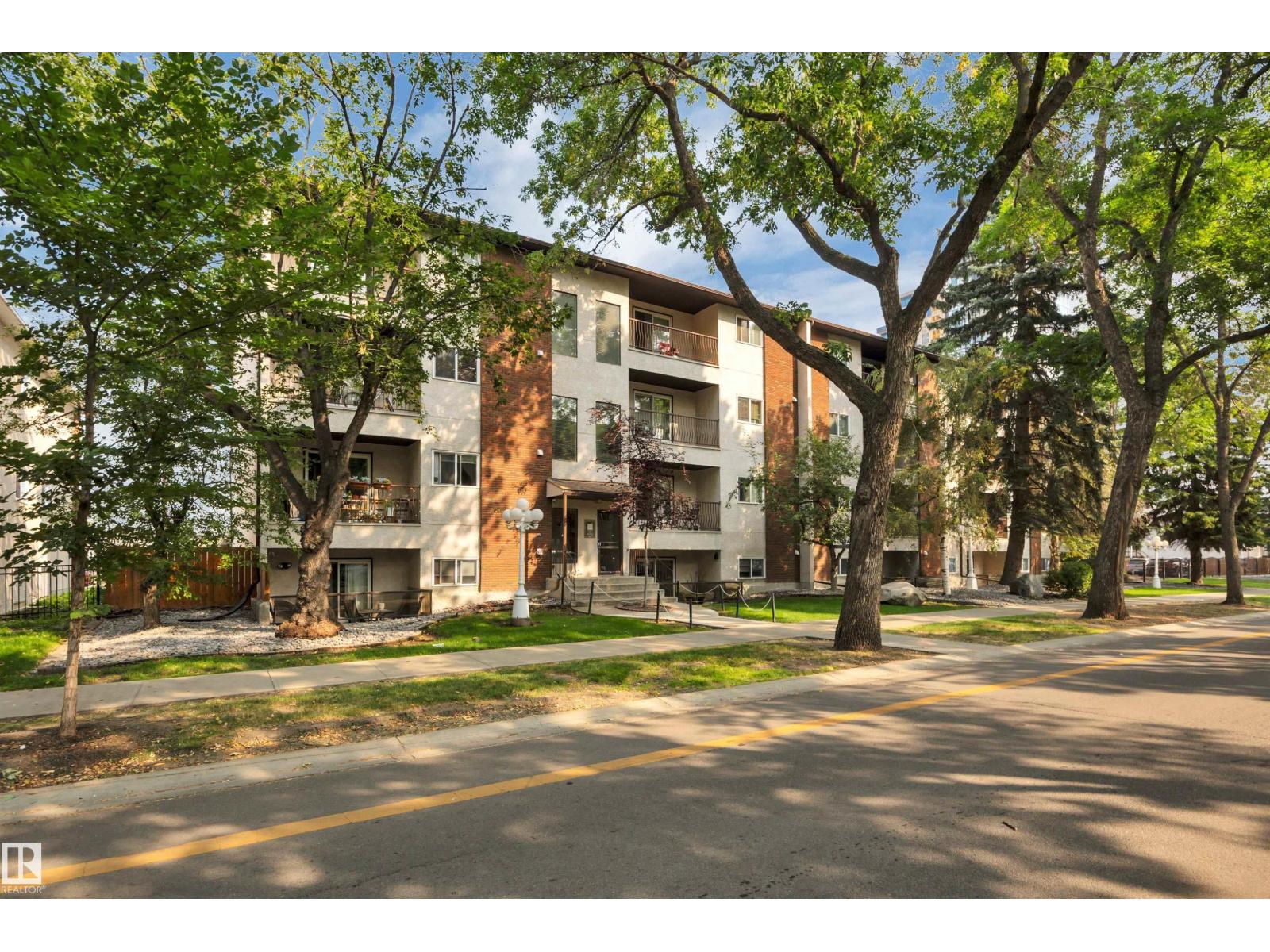 10520 80 Avenue Northwest #109, Edmonton, AB T6E 1V3