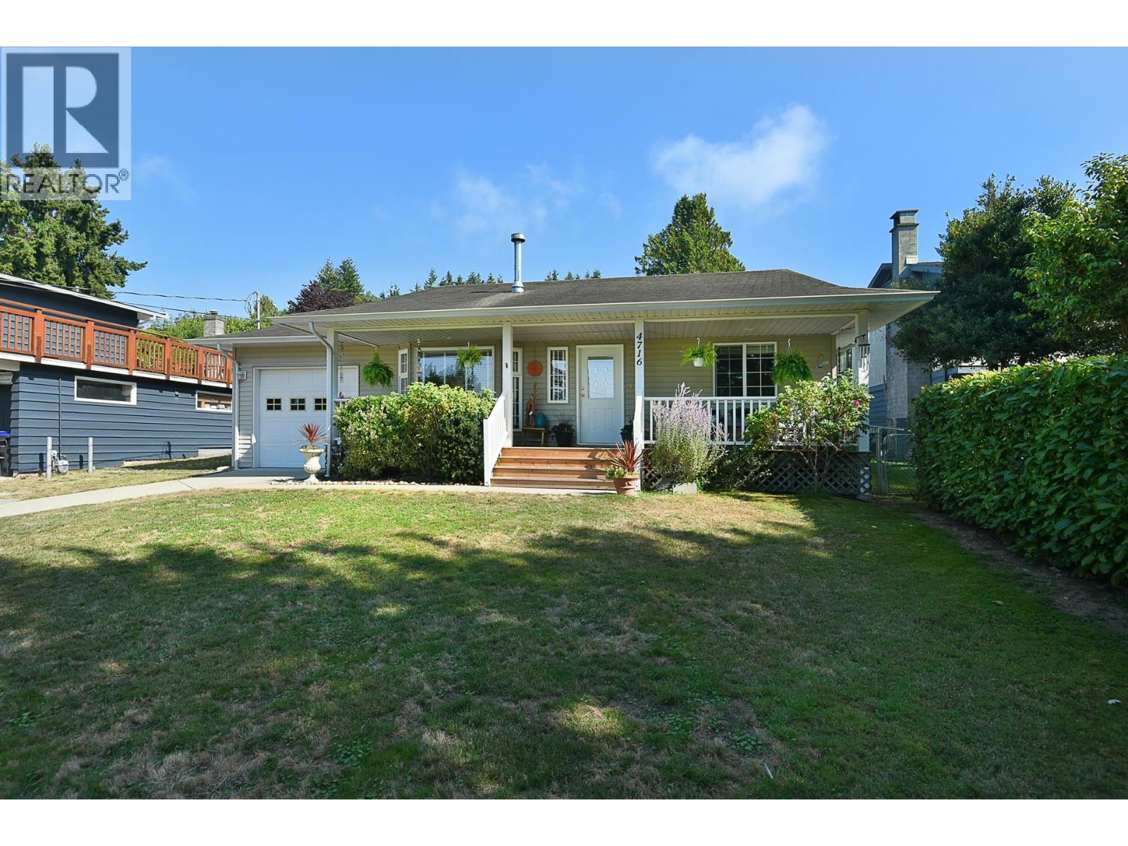 4716 Whitaker Rd, Sechelt, BC V7Z 0E6