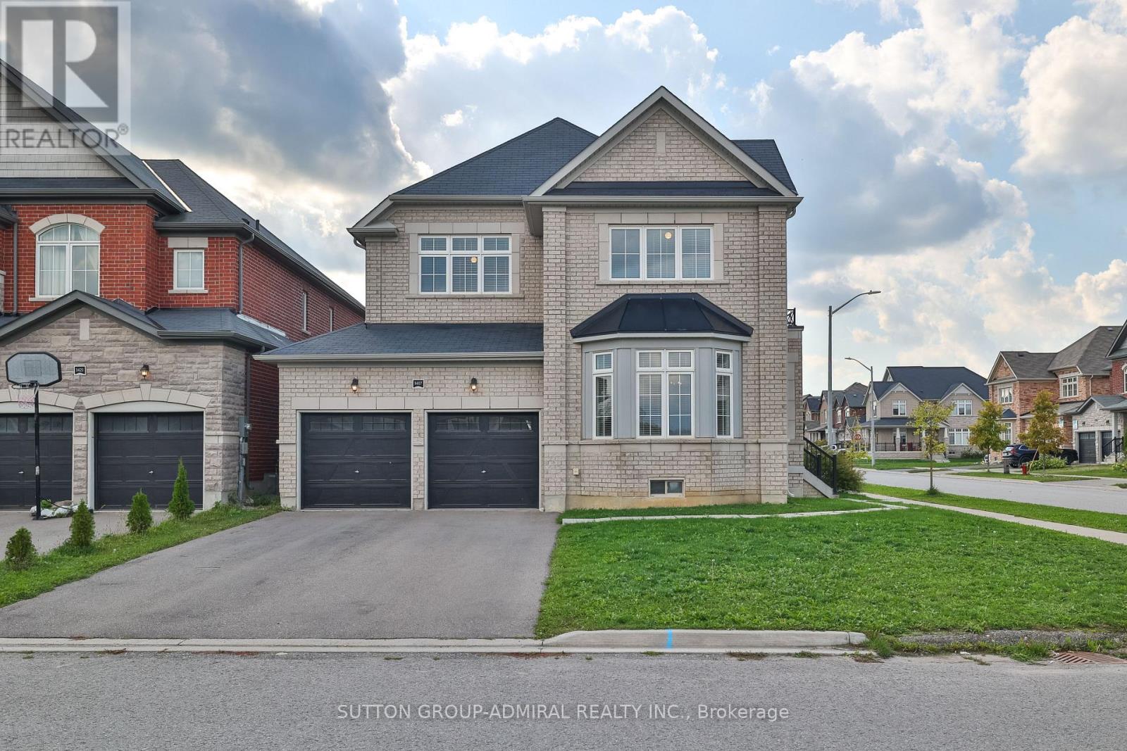1417 Farrow Cres, Innisfil, ON L9S 0L6